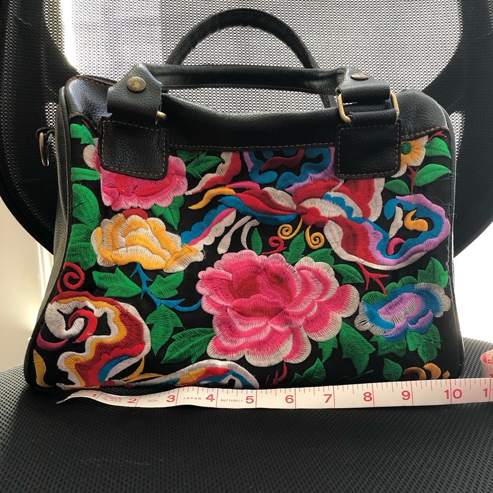 Colorful Floral Embroidered Women's Leather Bag